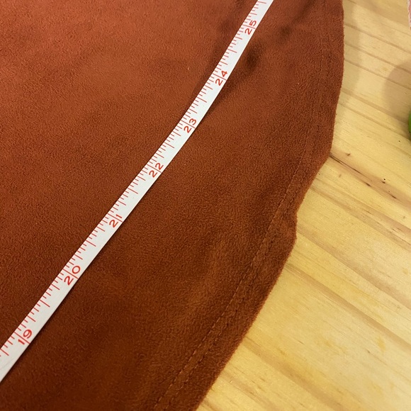 Style & Co. Rust colored micro suede Top / Tunic with brass studs at V-neck. - Picture 6 of 9